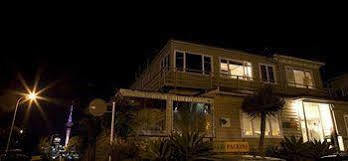 Uenuku Lodge Auckland Exterior photo